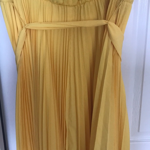 Dress - Picture 3 of 4